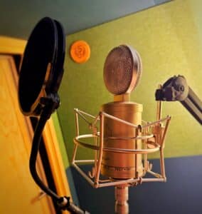 Sontronics Mercury microphone in a sound booth.